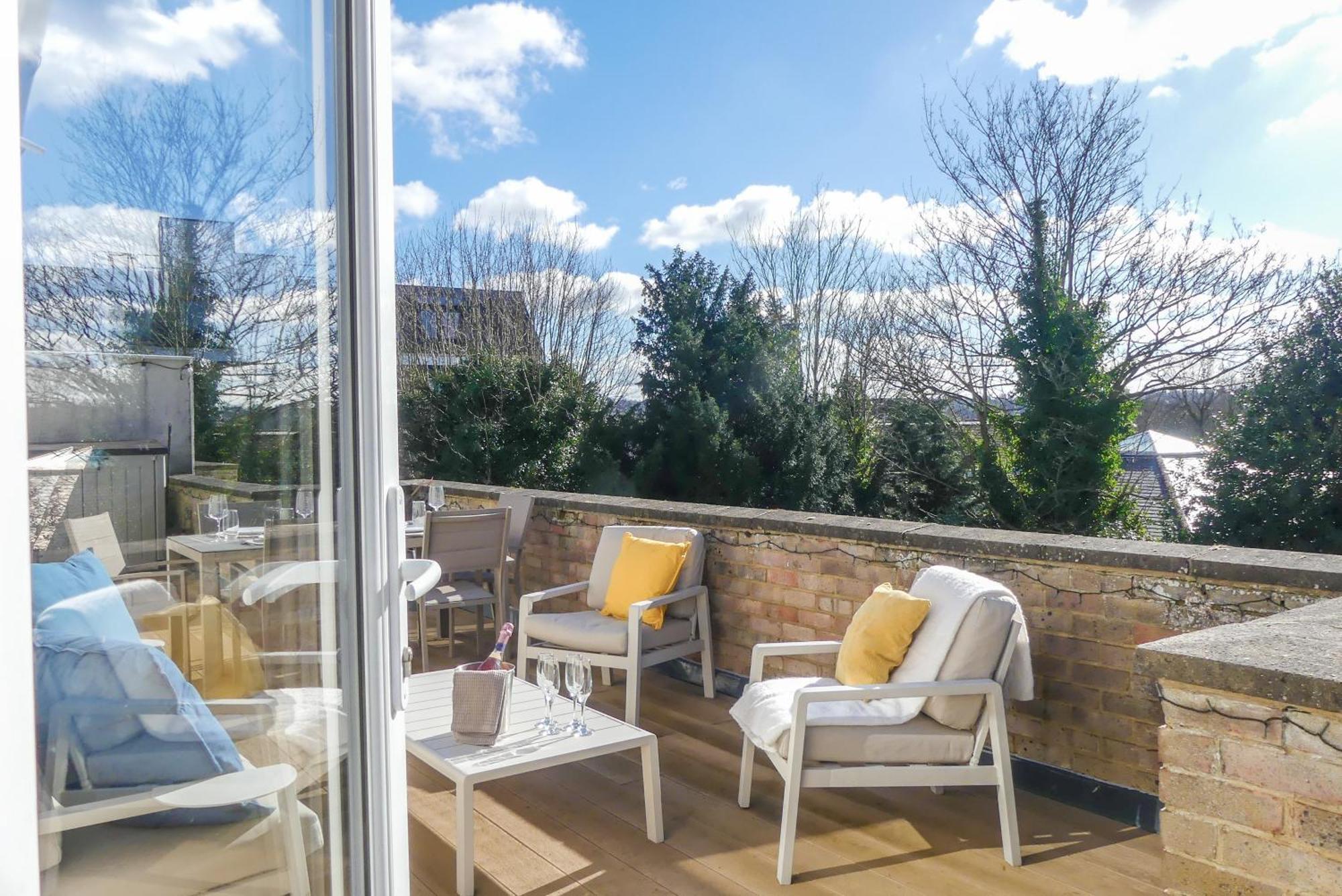 Appartement Luxury Penthouse W Balcony - 2X Free Parking à Tunbridge Wells Extérieur photo